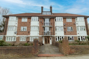 image of 1 Penshurst Court, Penshurst Gardens