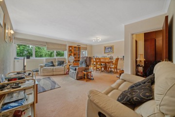 image of 34 Lodge Close, Edgware