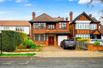 image of 15 Lake View, Edgware