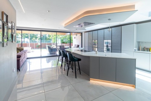 Arrange a viewing for Broadfields Avenue, Edgware, HA8