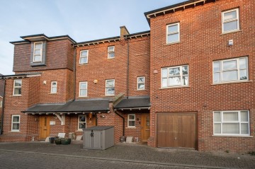 image of 3 Adam Close, London