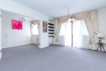 image of 2 Eaton Court, 126 Edgware Way