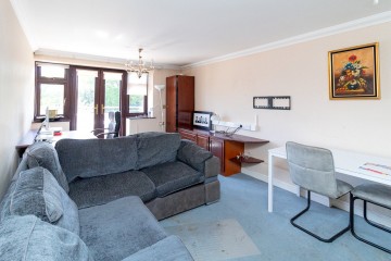 image of Eaton Court, 126 Edgware Way